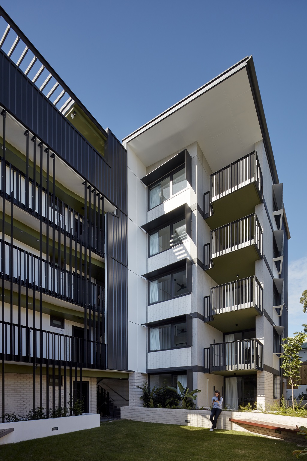 View from the internal landscaped courtyard to the5-storey section of the development.